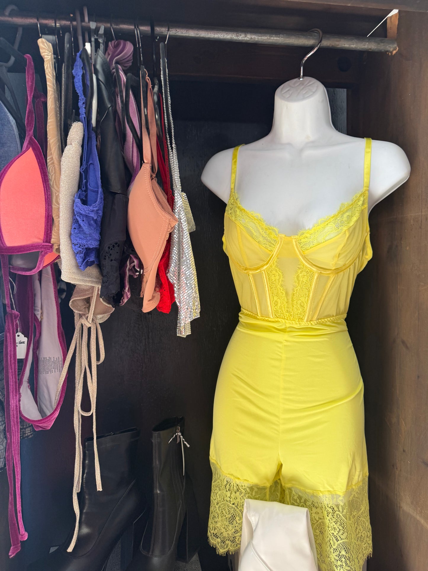 Yellow lingerie 